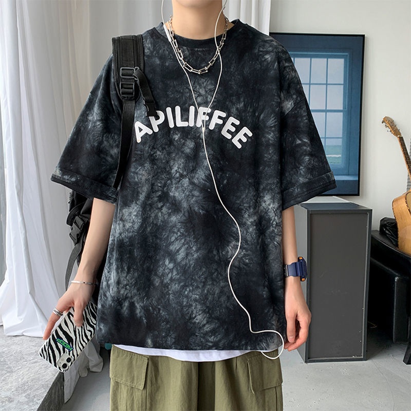 Camiseta negra de manga corta  - Street Fashion Hong Kong reseña y precio
