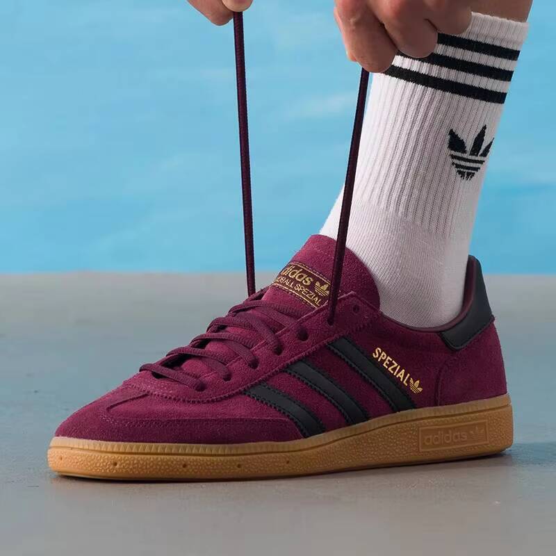 Zapatillas Adidas Samba Trefoi - Street Fashion Hong Kong reseña y precio