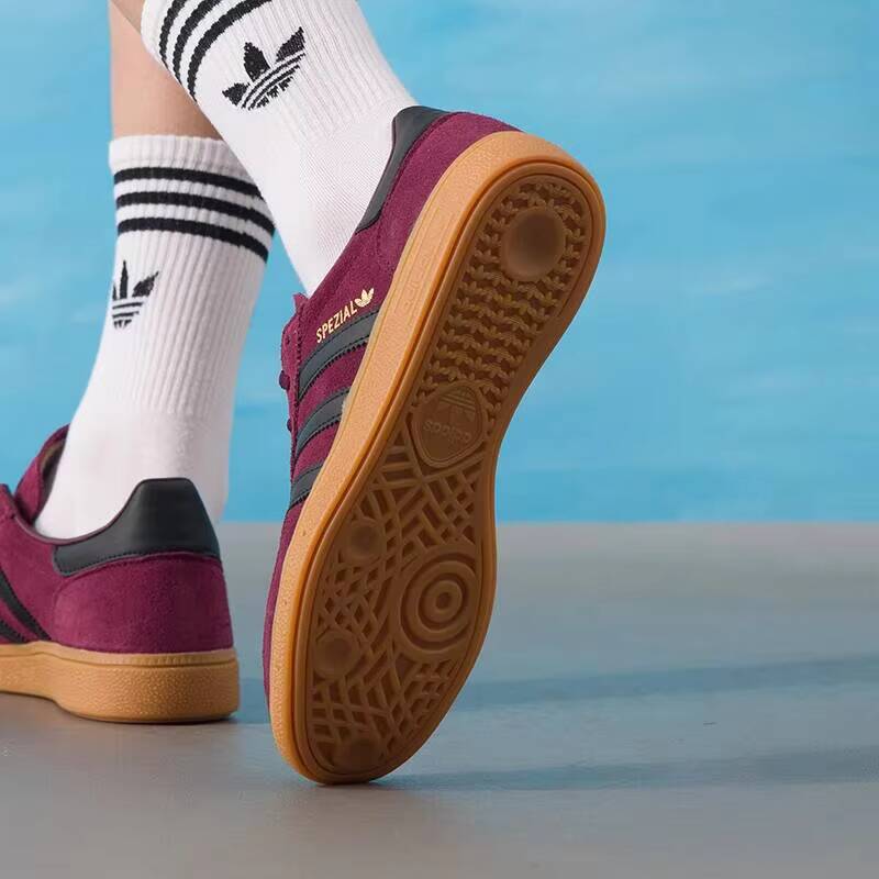 Zapatillas Adidas Samba Trefoi - Street Fashion Hong Kong reseña y precio